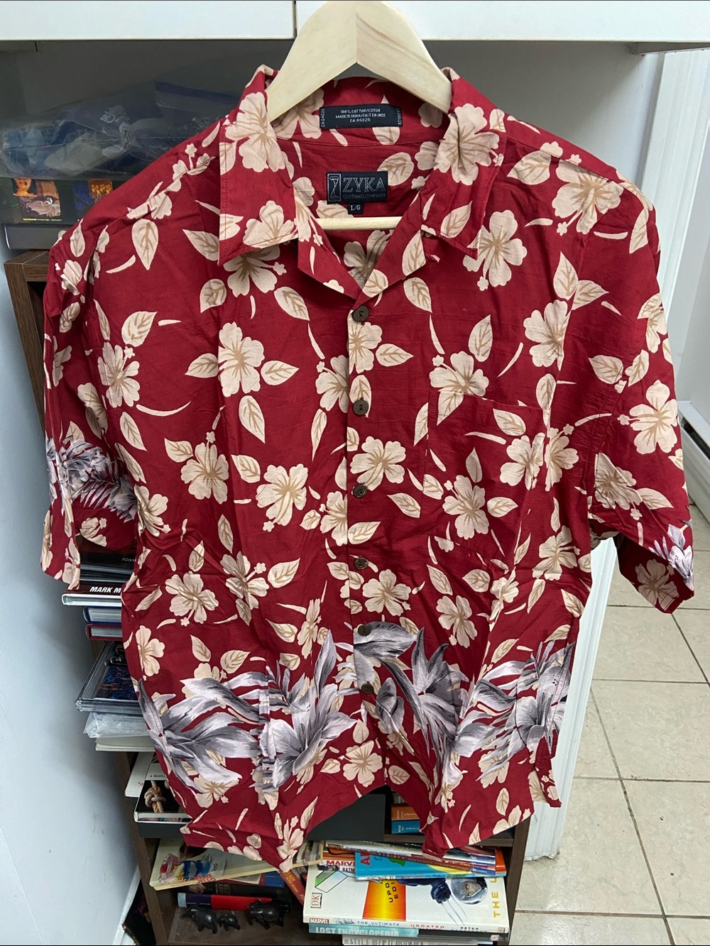 Vintage Zyka Men's Red Hawaiian Floral Short-Sleeve Shirt
